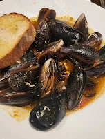 Saute Di Cozze - Mussels in Garlic and Tomato Sauce